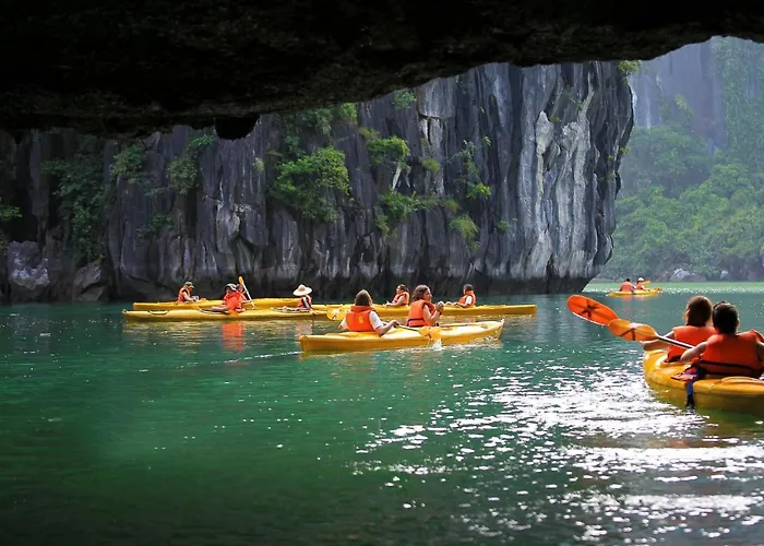 Gasthuis In Boat - Halong Bay Overnight Cruise